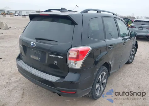 2018 Subaru Forester 2.5I Premium z USA, uszkodzony, nr VIN JF2SJAEC2JH427022